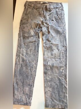Hollister Men's Gray Camo-Print Loose Jeans